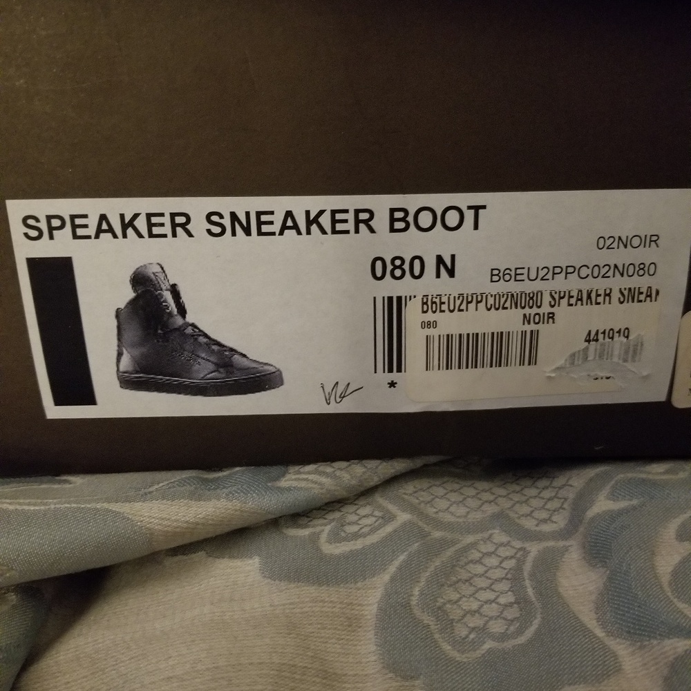 Louis vuitton speaker sneaker